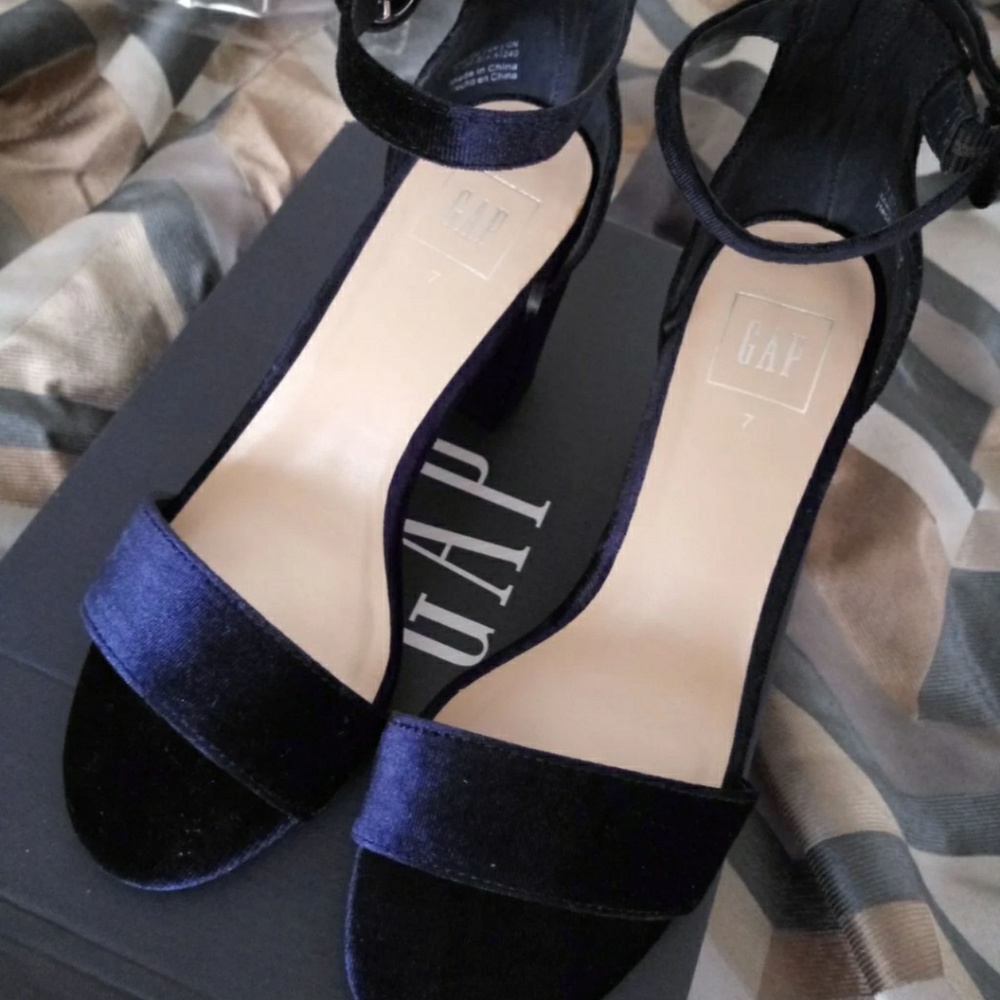 Shoes - Picture 6 of 6